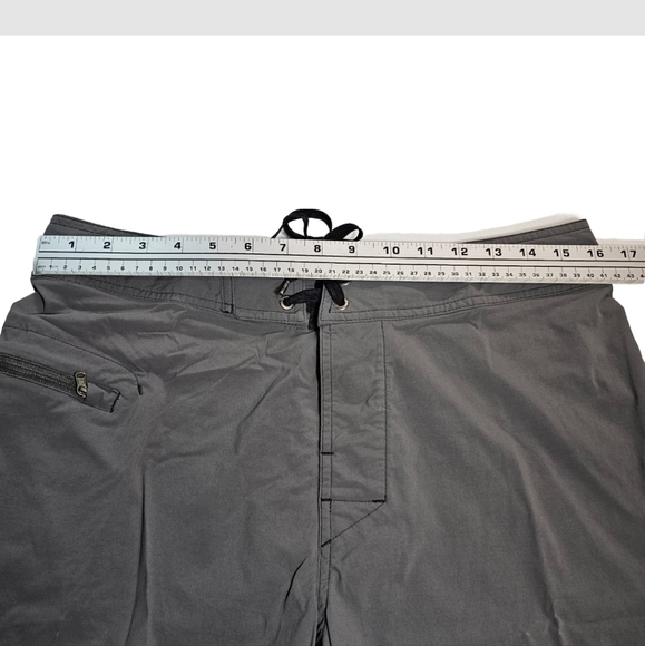 Patagonia Men's Size 32 Gray Beach Coastal Board Surf Swim Shorts Swim Suit - Picture 6 of 11